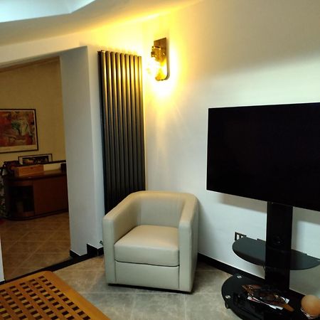 La Medievale 1 Guest House Pignone Bagian luar foto