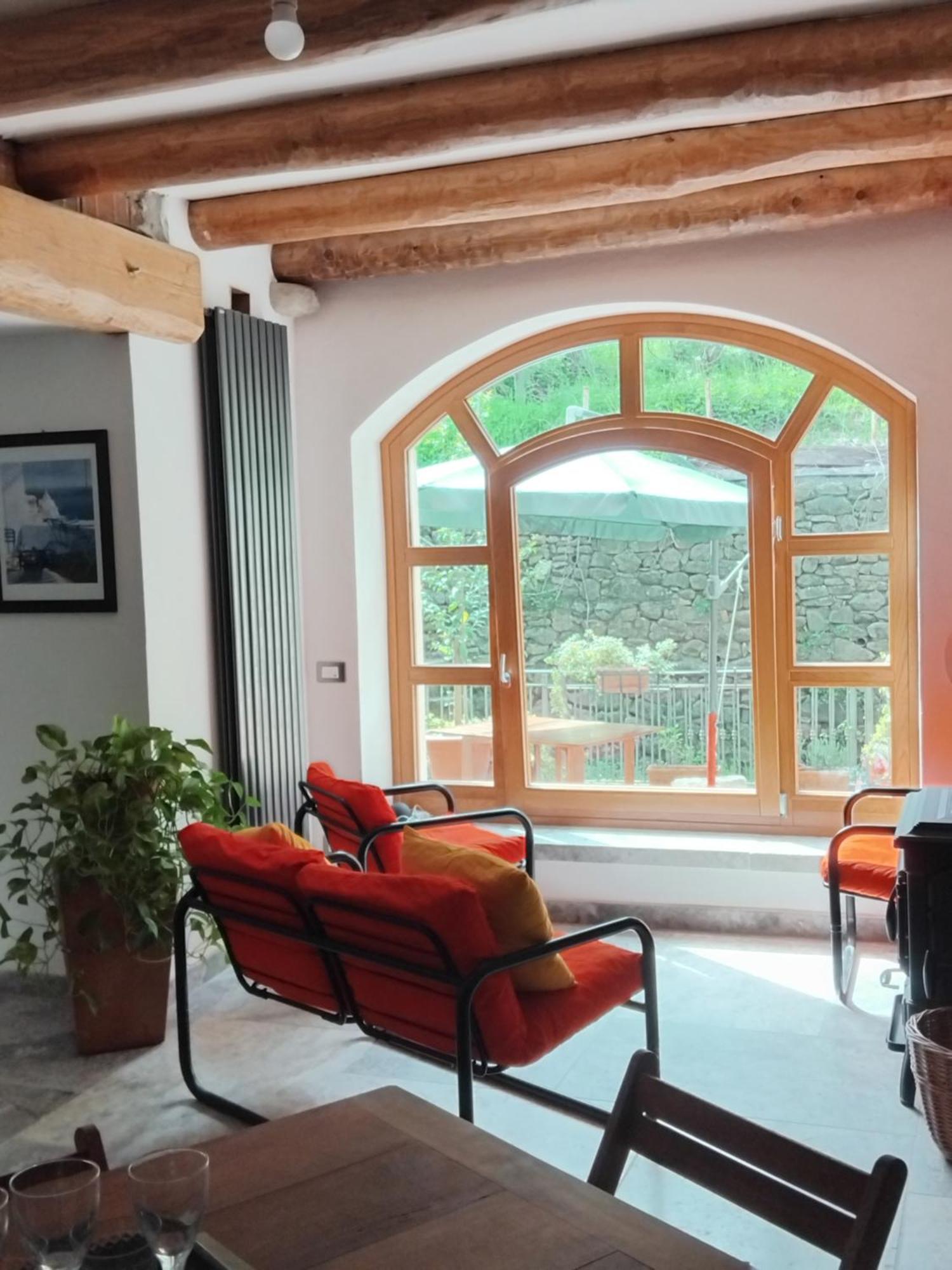 La Medievale 1 Guest House Pignone Bagian luar foto